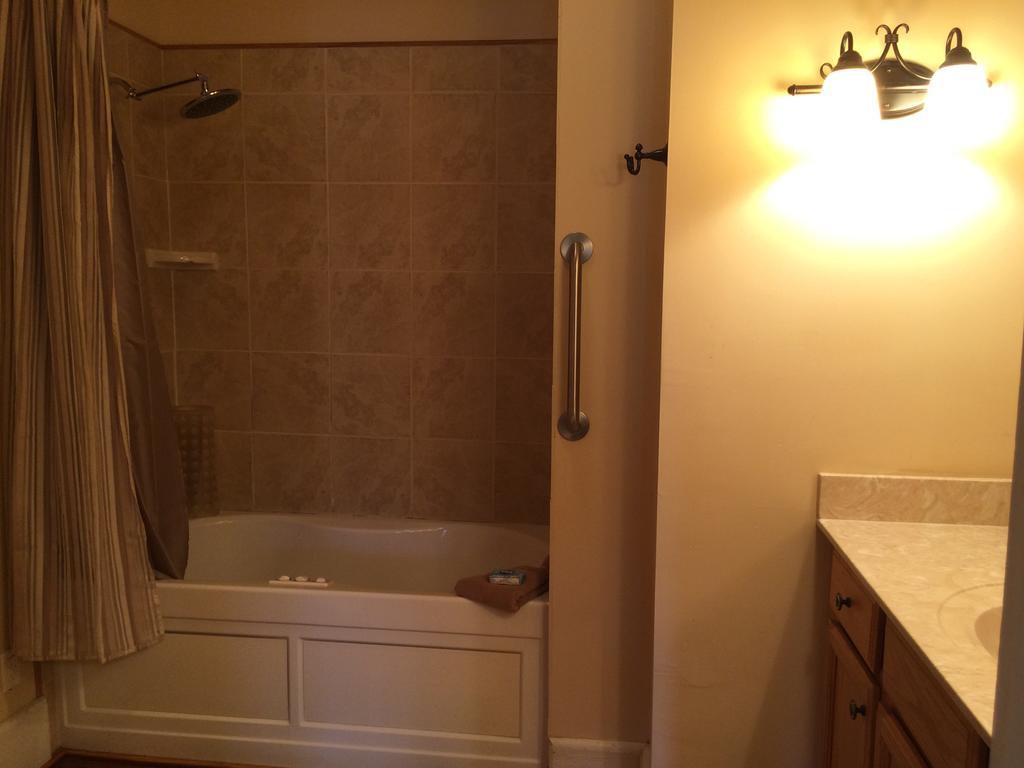 Calhoun House Inn & Suites Bryson City Ngoại thất bức ảnh